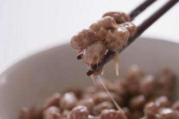 Натокиназата на капсули на супер цена, изолирана от традиционна японска храна от ферментирала соя