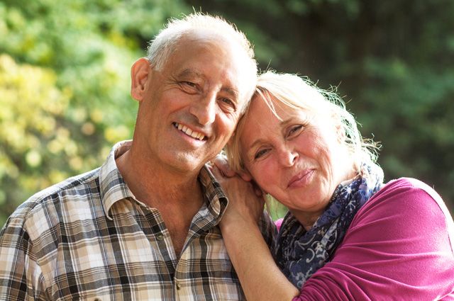 Hot Plants Формула за жени на Enzymatic Therapy намалява симптомите на менопауза при жените - вълни, лошо настроение, умора