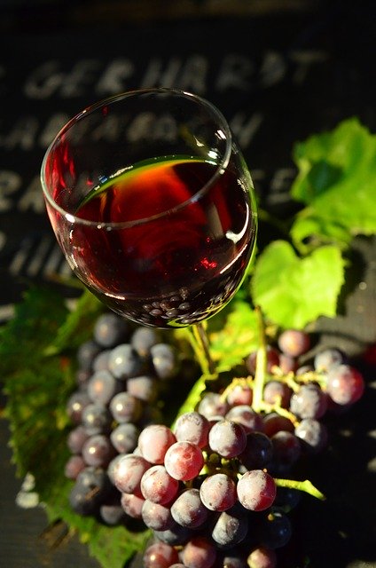 Red Wine Extract 500 мг 90 капсули от Swanson на специална цена поддържа състоянието на сърдечно-съдовата система. 