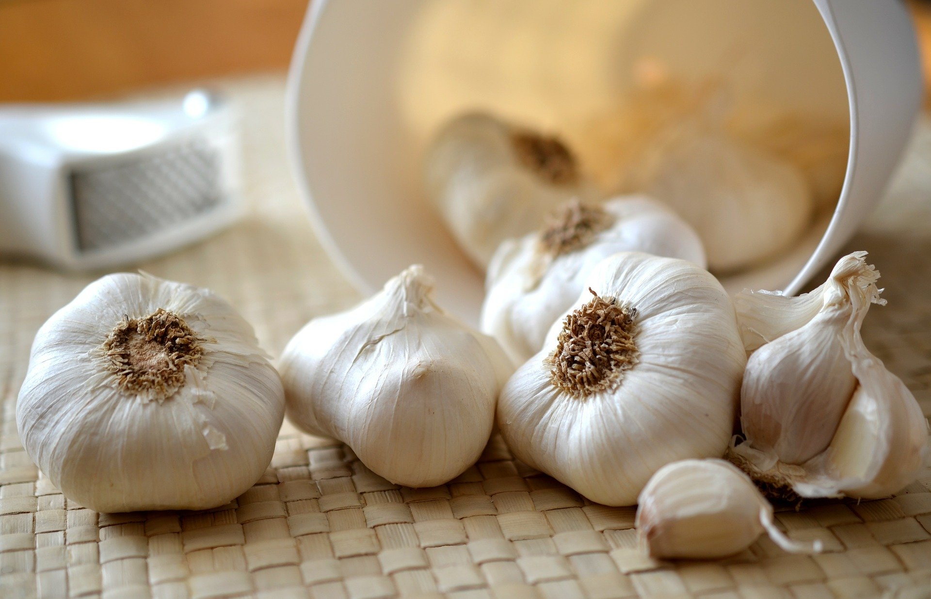Чесън (Garlic) на супер цена помага на организма да се пребори успешно с настинката и грипа.
