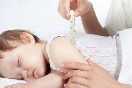 Rehidrato Bimbi 10 сашета на супер цена от NaturPharma предпазва детето от обезводняване