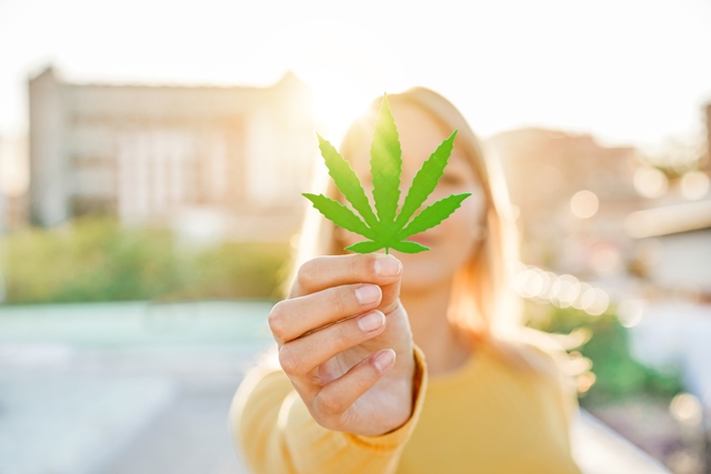 Hemp Oil 1000 мг 90 гел-капсули на топ цена от OstroVit поддържа здравето на сърцето и засилва имунната система