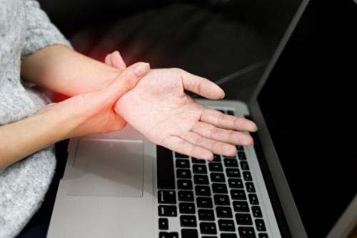 D-Vitis 3+ Weihrauchcreme 50 мл на добра цена от Barbel Drexel повлиява възпалените стави на ръцете