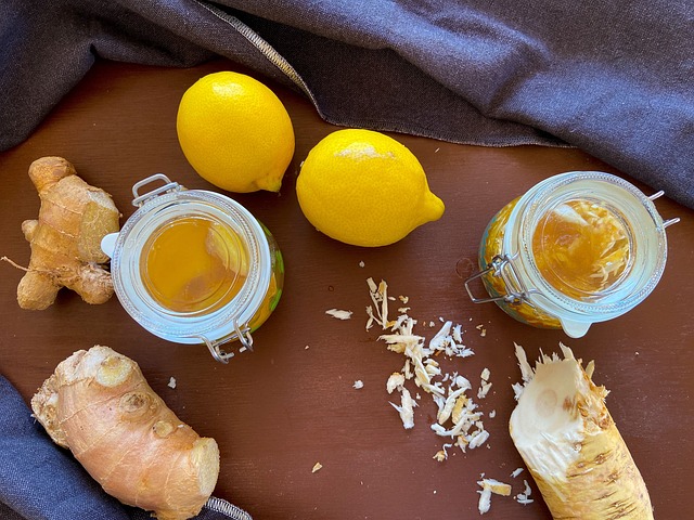Fitolor Honey & Lemon 18 пастили на ниска цена от Fortex успокоява болката в гърлото. 